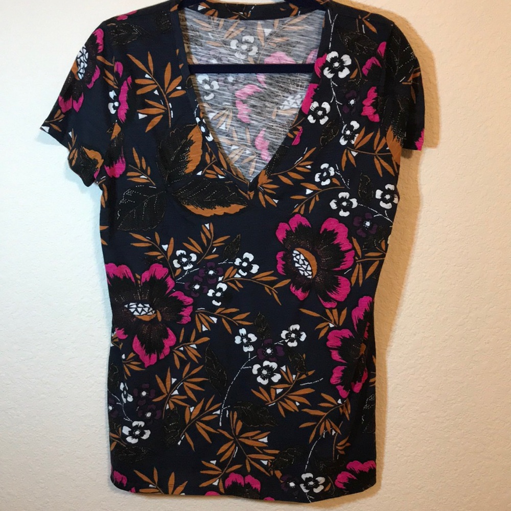 A.new.day v neck tee